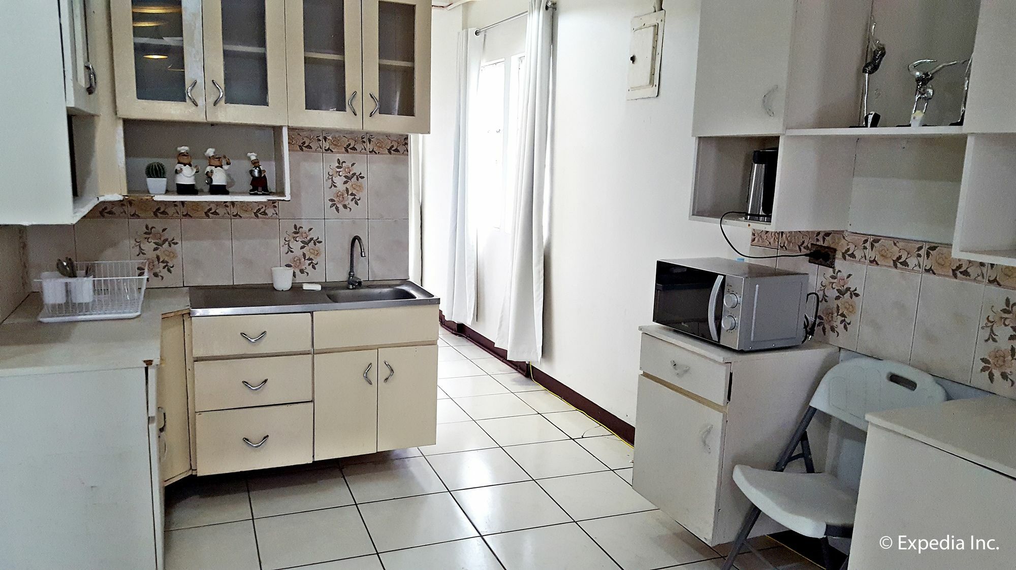 Tagaytay Modern Guesthouse - City Center Tagaytay City ภายนอก รูปภาพ