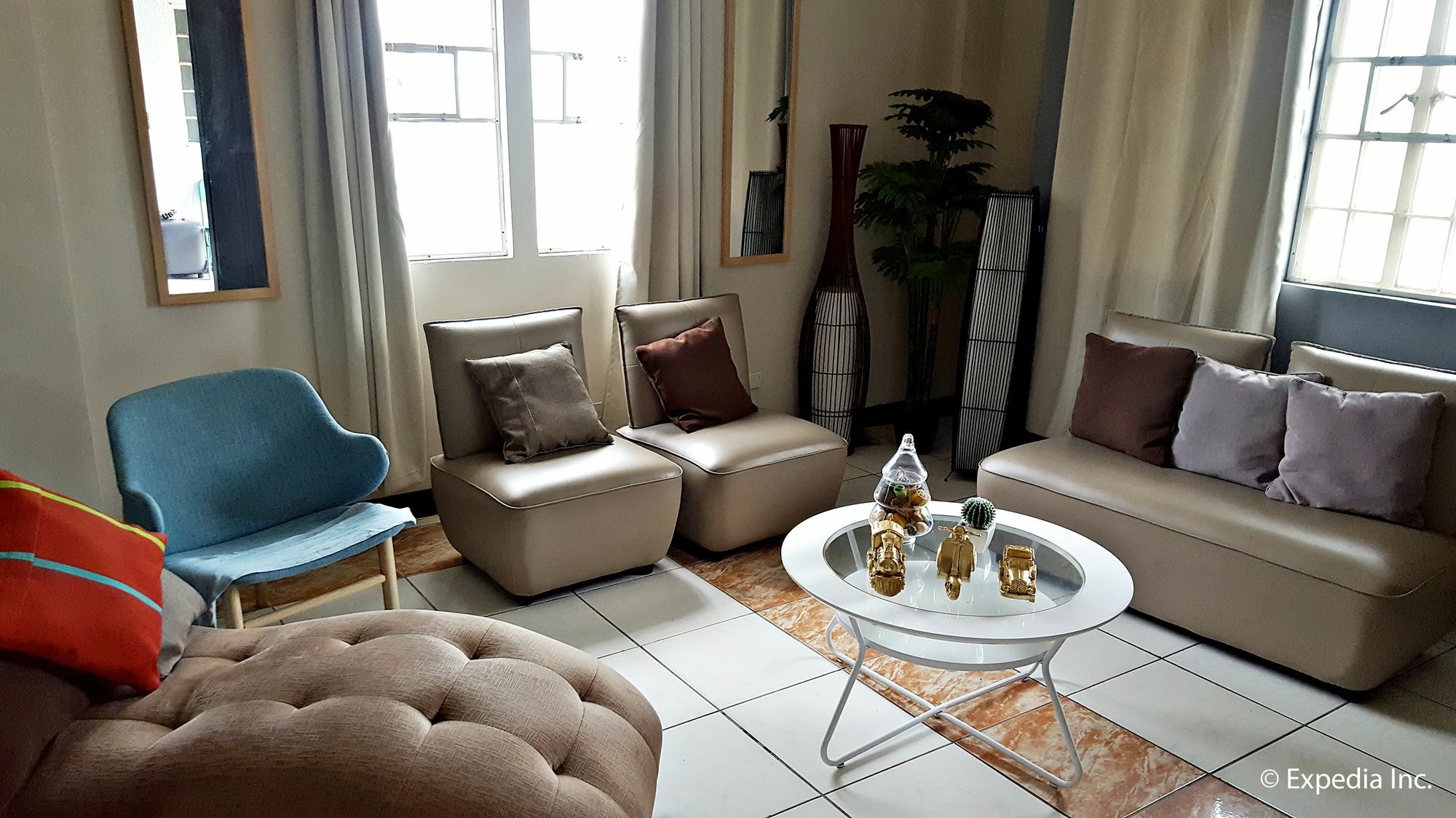 Tagaytay Modern Guesthouse - City Center Tagaytay City ภายนอก รูปภาพ