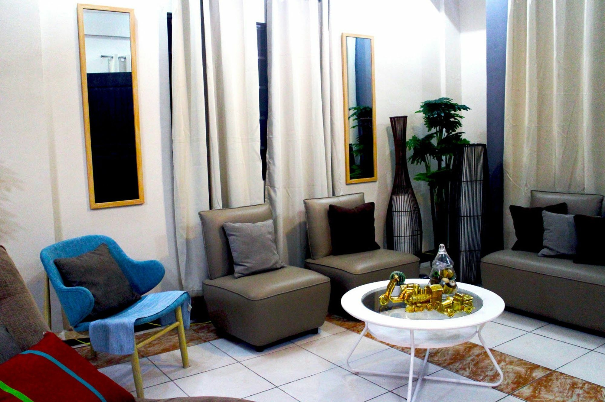 Tagaytay Modern Guesthouse - City Center Tagaytay City ภายนอก รูปภาพ